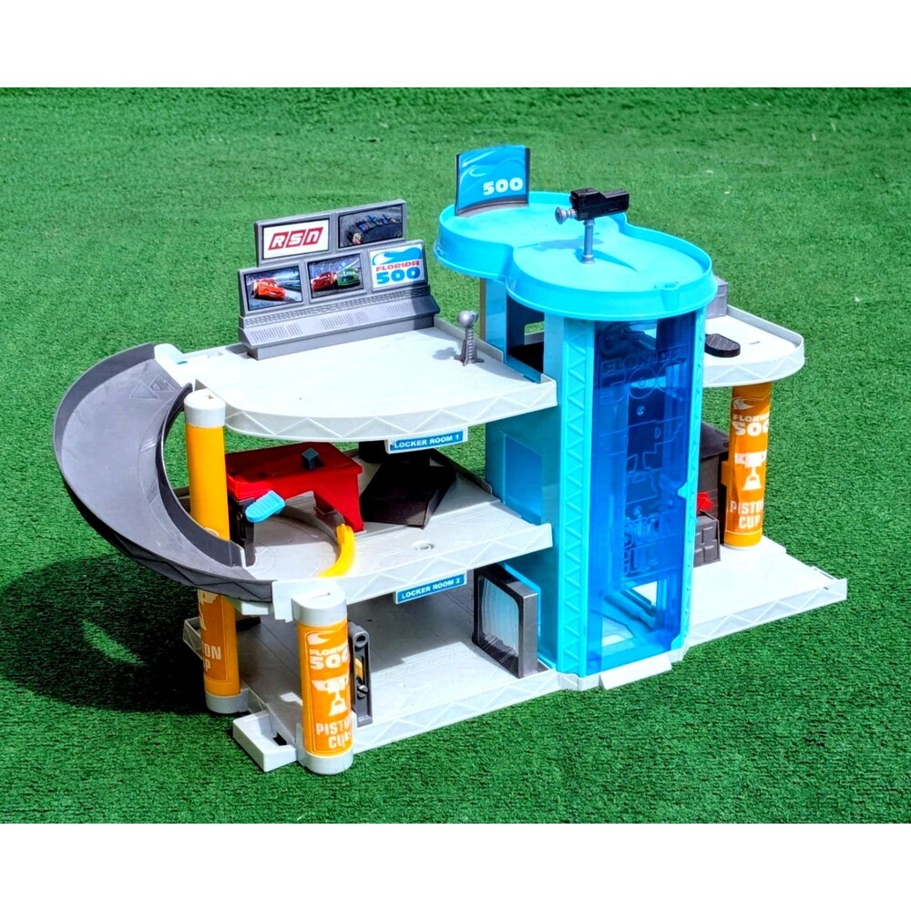 INCOMPLETE Disney Cars 3 Florida 500 Racing Garage Cars & Pit Stop Play Set Toy